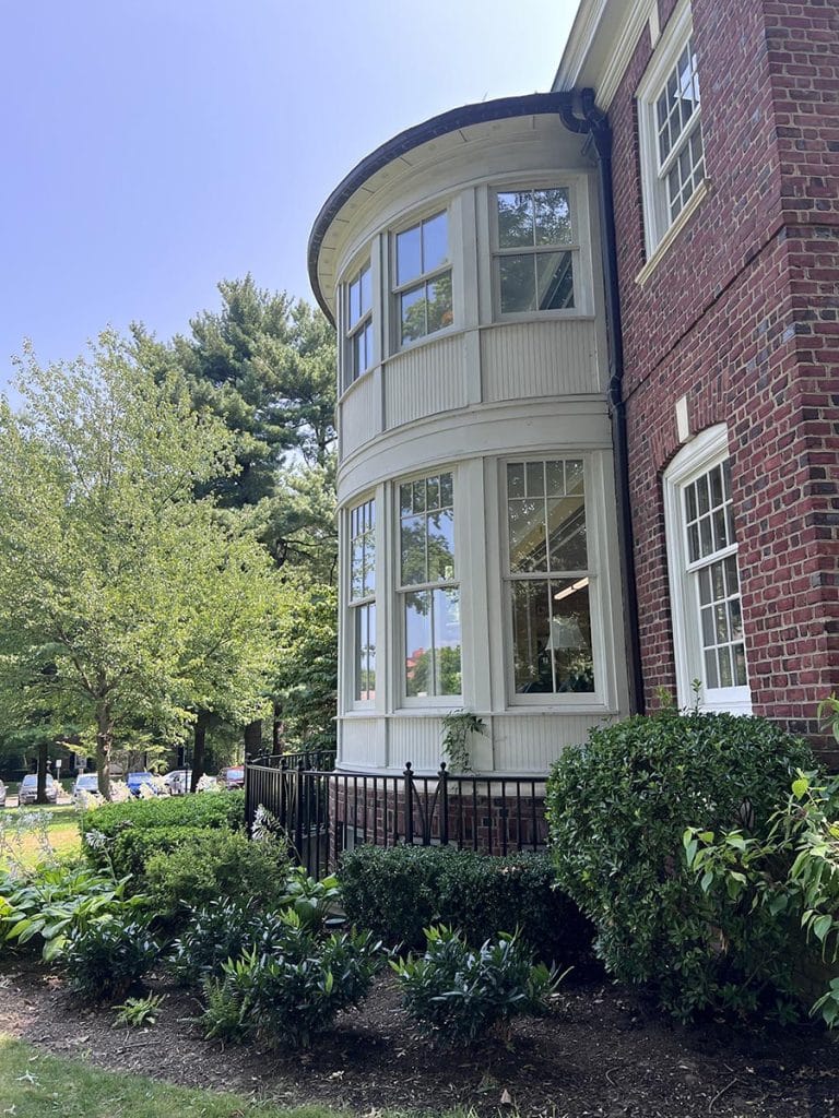 Bronxville Public Library exterior